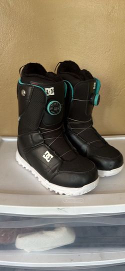 DC Snowboarding Boots