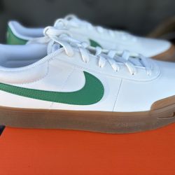 COURT  SHOT. , 11.5 men’s 