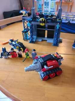  LEGO Super Heroes The Batcave 6860 : Toys & Games