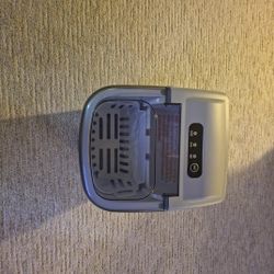 AGLUCKY PORTABLE COUNTERTOP ICE MAKER 9 CUBES USED ONCE