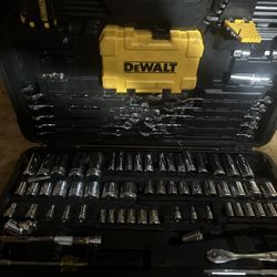 DeWalt Mechanics Tool Set 