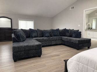 Must Go Asap! Modern U Shape Large Sectional Sofa Available - COD