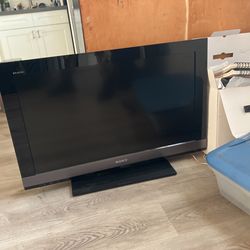 Sony BRAVIA 32” 1080p LED HDTV – KDL-32EX700 – Great Condition