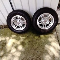Came Off A Trike Size 175/70r13 Great Condition