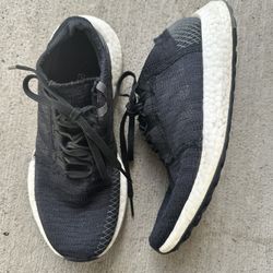 adidas Performance PureBOOST GO Athletic Shoe, black/grey/grey youth size 5
