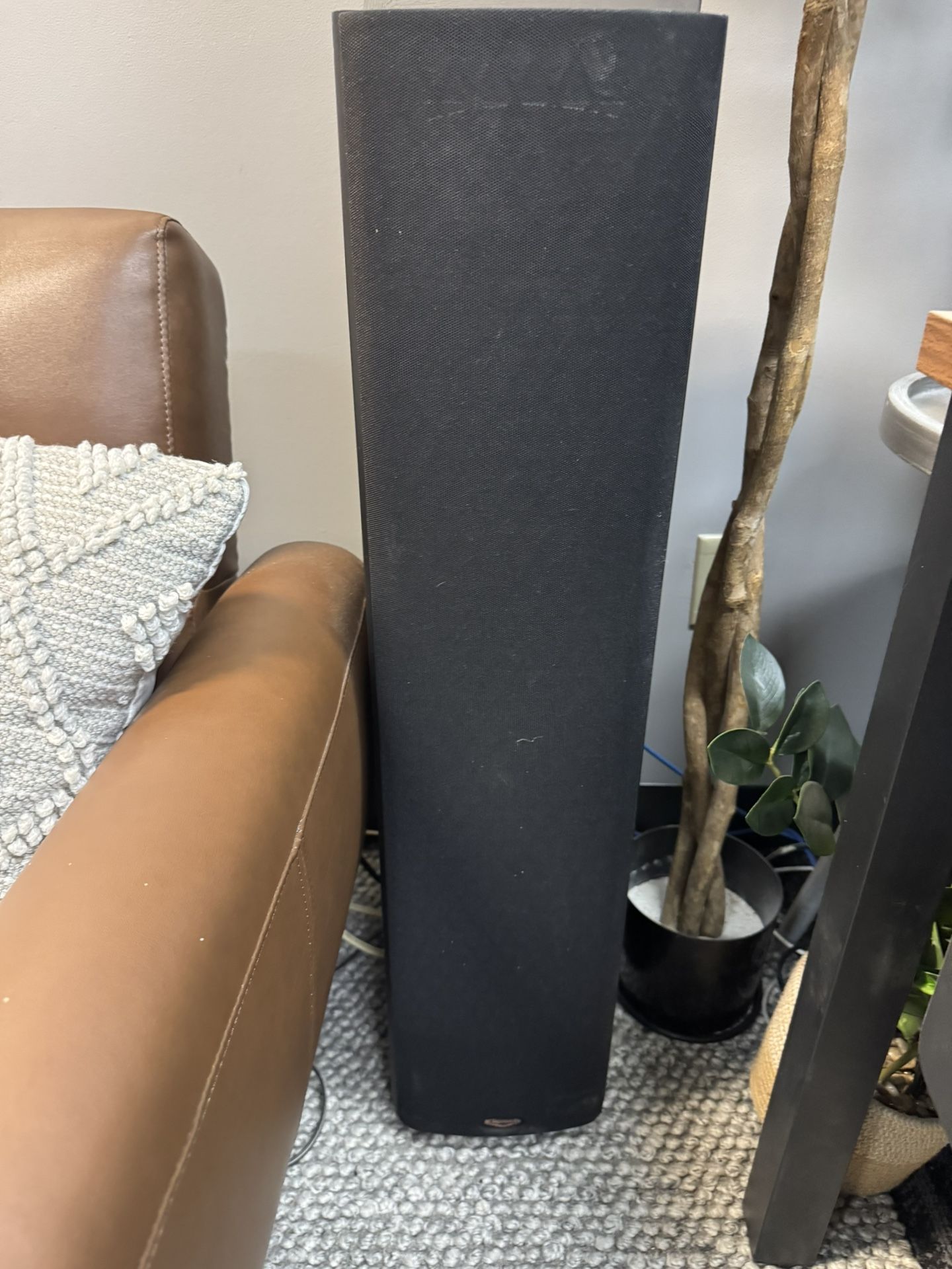 Klipsche Tower Speakers Polk Sub