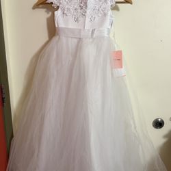 White flower girl dress   From JJ’s house  Size 5 