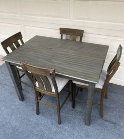 5-PC HIGH TOP DINING SET (1 GRAY DINING TABLE AND 4 GRAY PADDED CHAIRS)