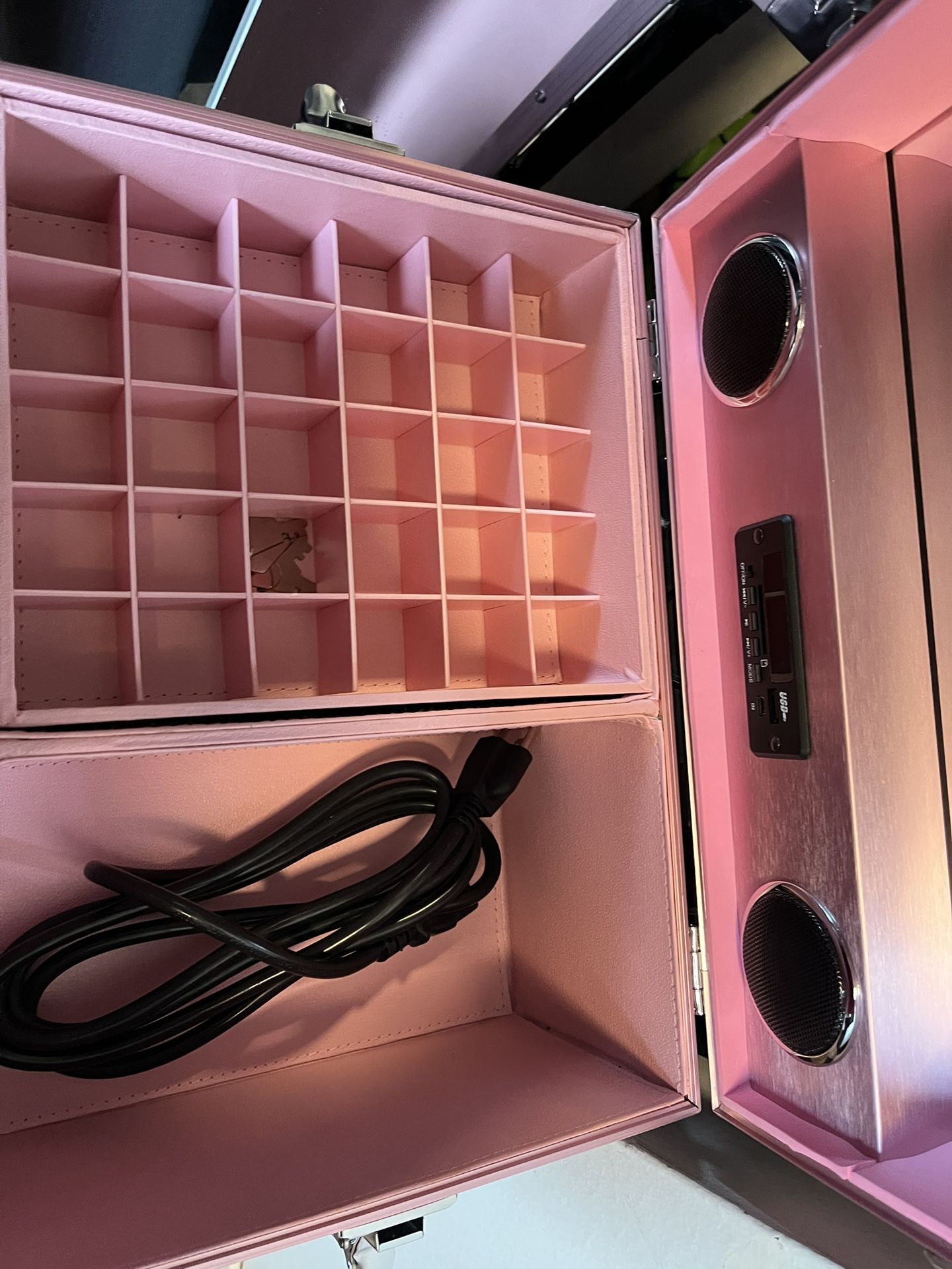 Nail Desk