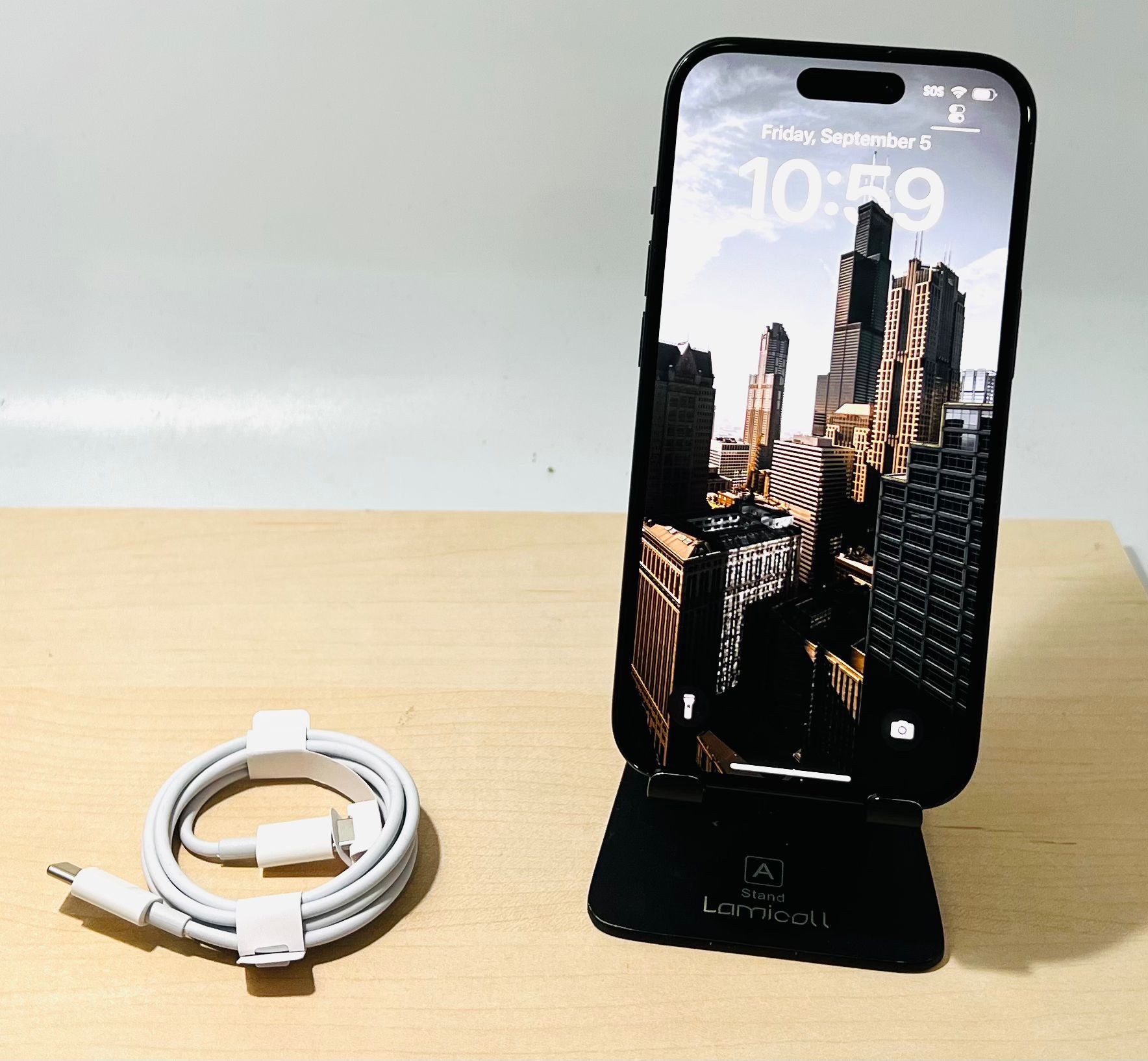 Apple iPhone 15 128GB AT&T//Cricket Service Fully Functional