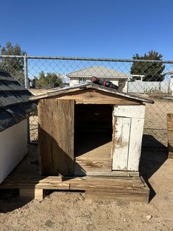 Used Doghouse 
