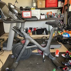 Peloton Bike (pick-up only)