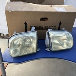 2006 Toyota Tundra Headlights 