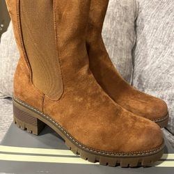 Woman’s Boots 