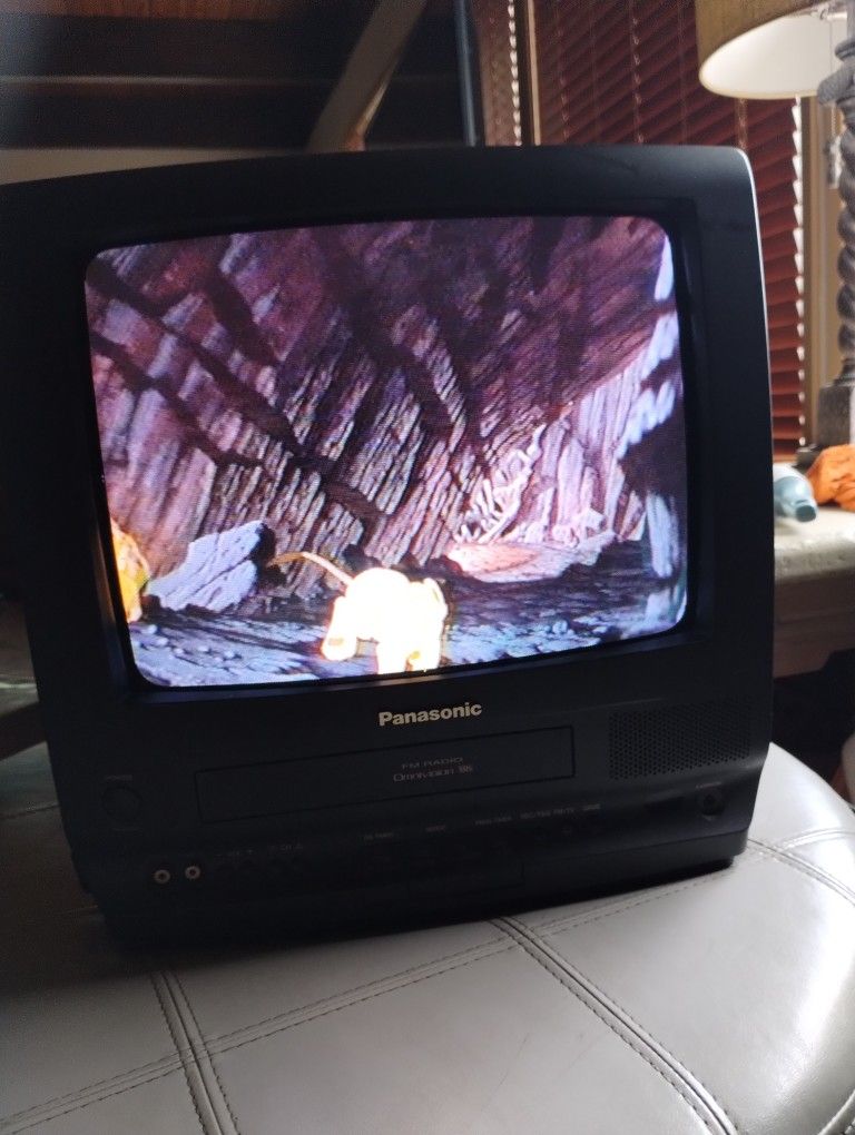 Panasonic TV and VCR Combo Works Good