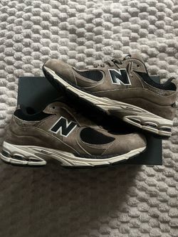 New Balance 2002r