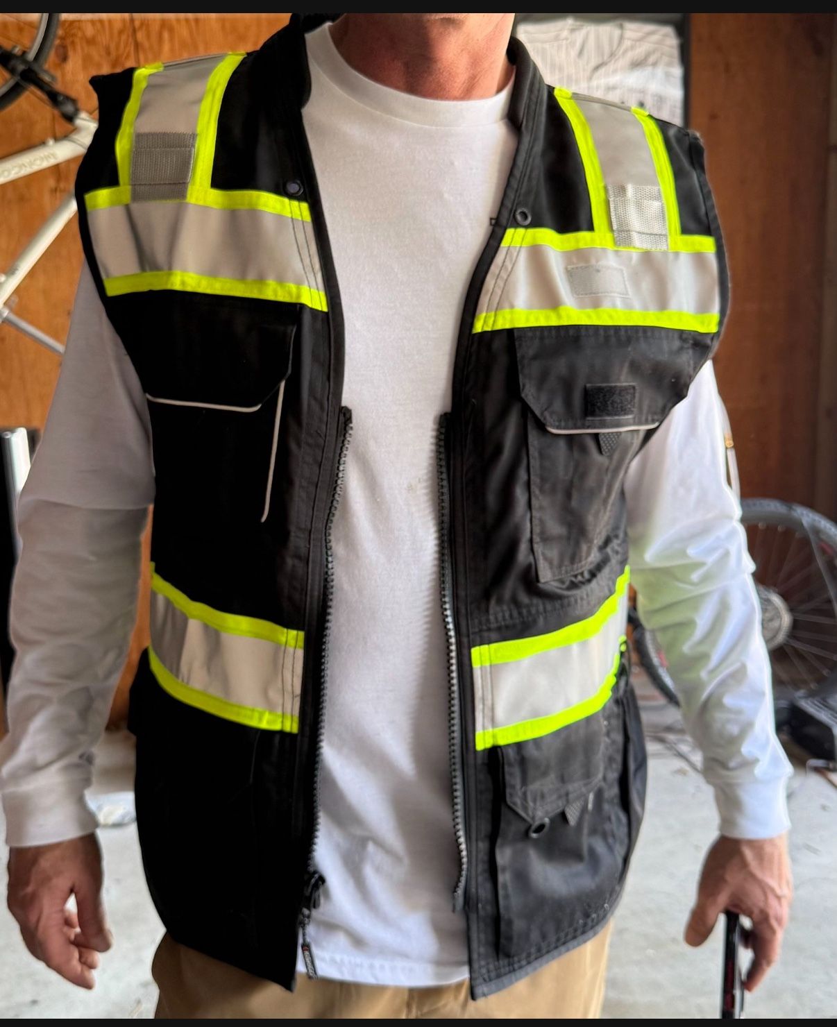 Kishigo Black Safety Vest, Medium