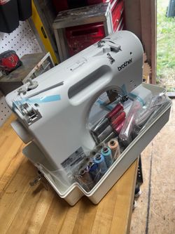Brother HC1850 Computerized Sewing Machine