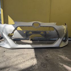 2015-2018 TOYOTA PRIUS C FRONT BUMPER #3