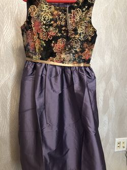 Beautiful purple flowery dress, size 10-11
