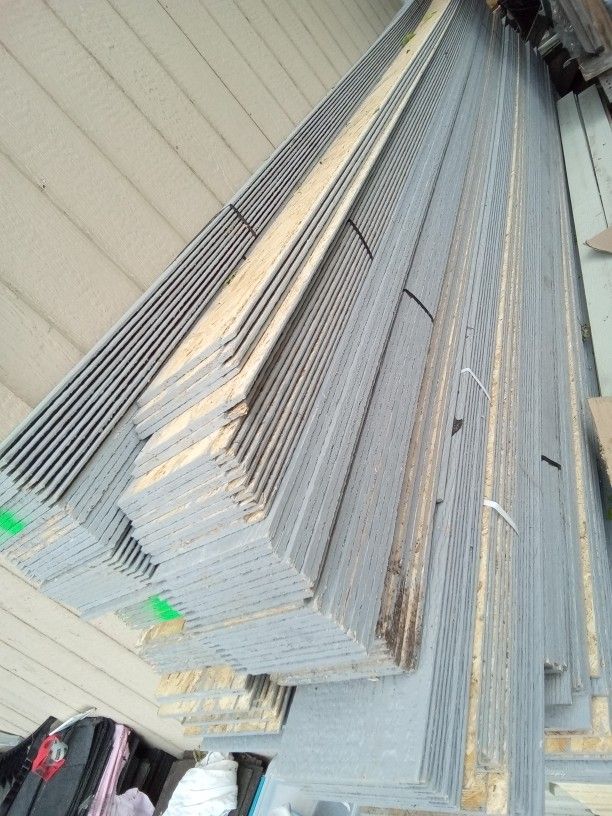Siding De Madera 8 1/4 ×12 $8 Each