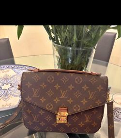 LOUIS VUITTON POCHETTE MÉTIS