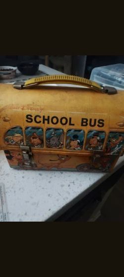 vintage Aladdin Industries Walt Disney school bus dome-top lunchbox