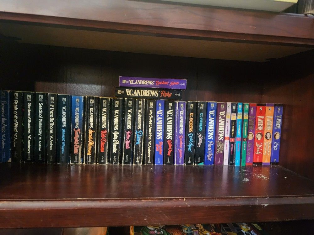 1st Edition ORIGINAL and COMPLETE set Of VC Andrew's Book Series 