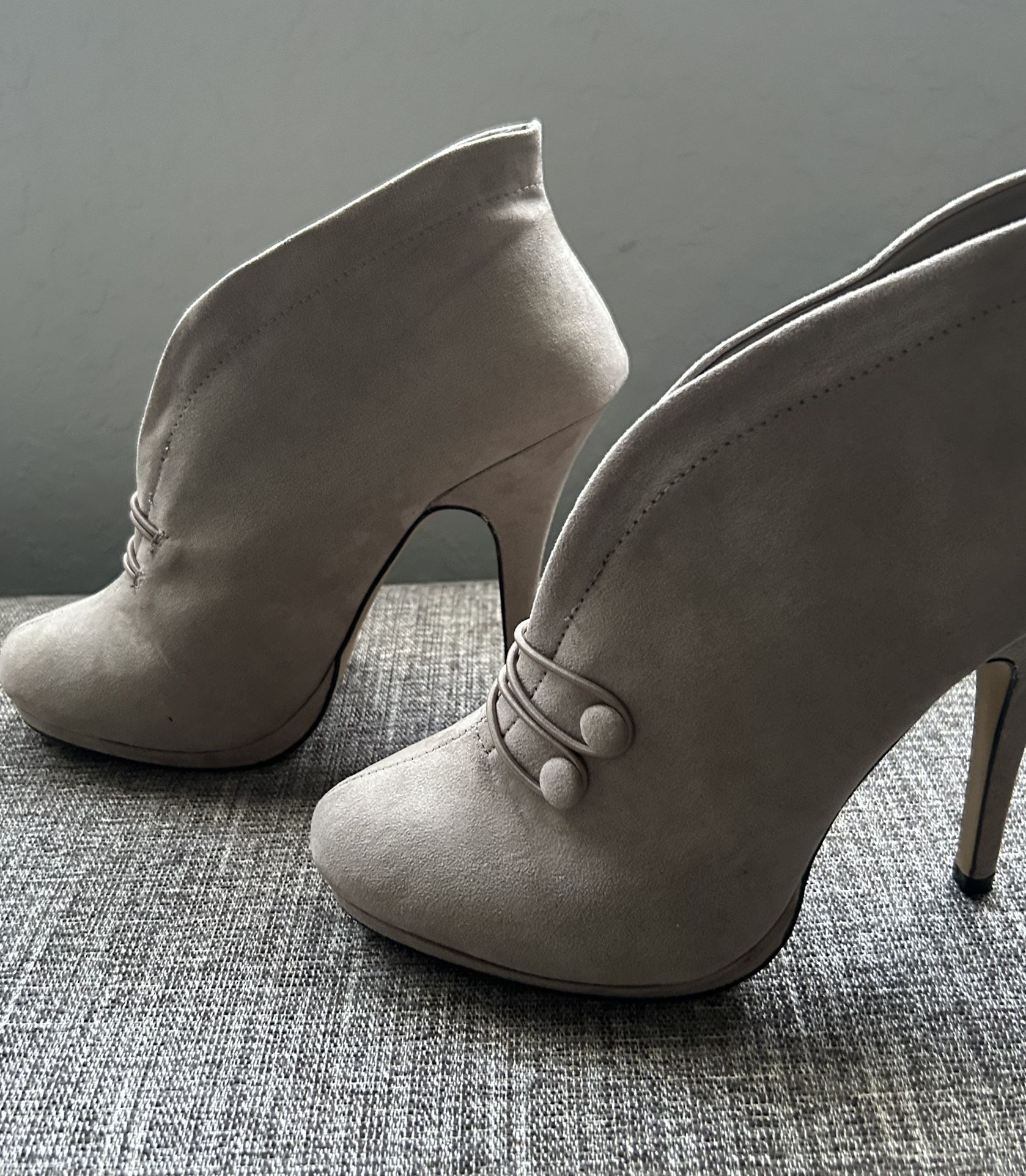 Apt 9 Ankle Boots-Nude Size 9.5