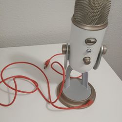 Blue Yeti Read description 