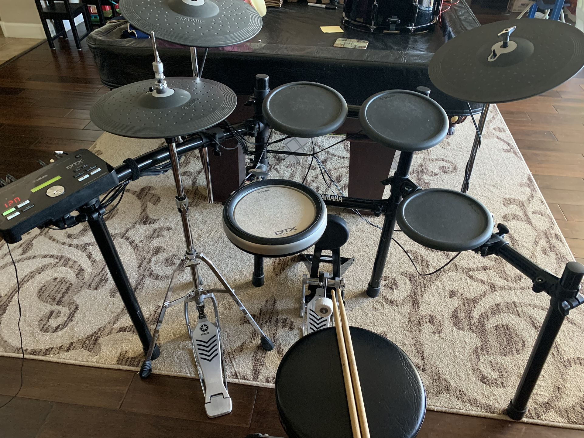 Yamaha DTX 502 Electric Drums