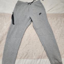 Tech Fleece NIKE Adult Size Small