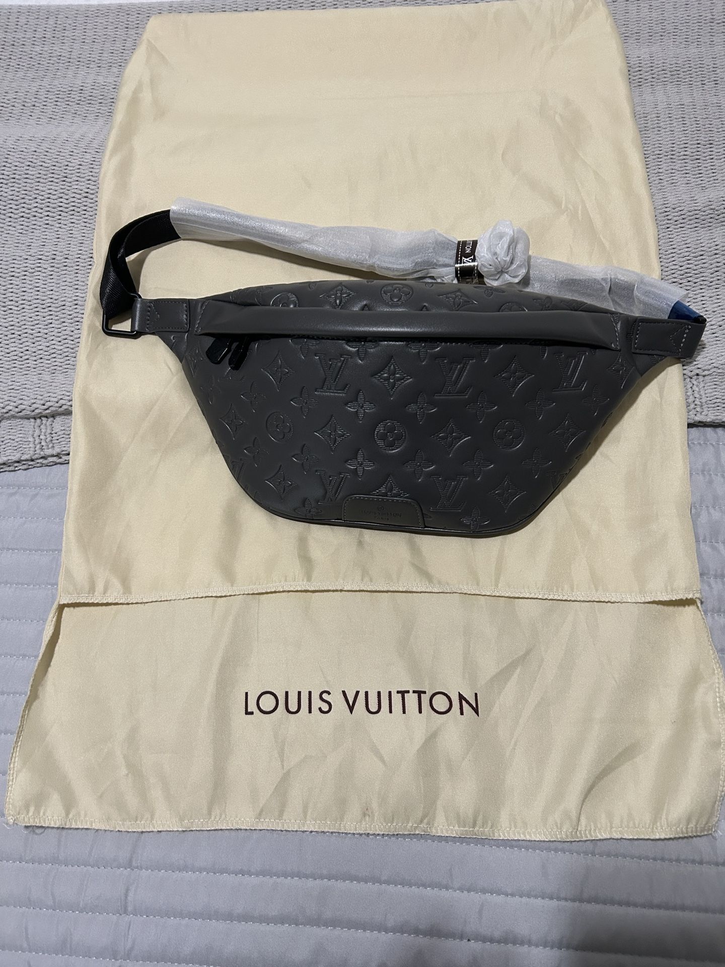 Louis Vuitton Discovery Bumbag
