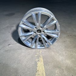 2018 Chrysler 300 Rim 