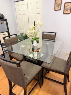 Dinning set, 4 chairs and table