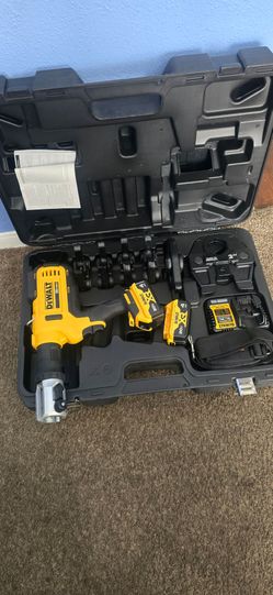 DEWALT
20V MAX Cordless Press Tool, (6) Press Jaws Sized 1/2 in. to 2 in., (2) 20V 4.0Ah Batteries,
