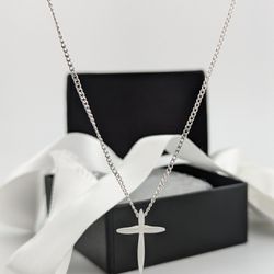925 Sterling Silver Pointy Cross Necklace w/Miami Cuban Link Chain 1.5mm Width and 18" in Length.