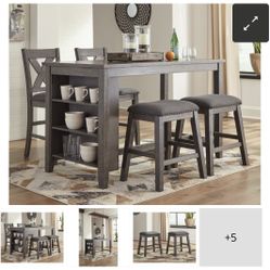 Kitchen table with 4 seats 