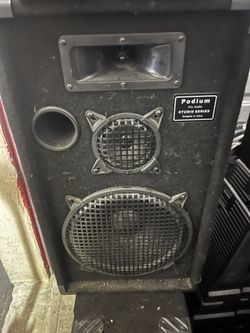 Pro Studio Speakers Set of 5 (2) Large Speaker (2) Medium Size And (1) Center Speaker