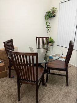 Dining room table