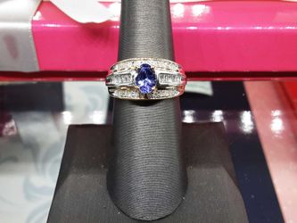 Women's Ring - Yellow Gold 14k (.585) 5 grams Size 7