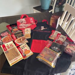 Haidilao's "Little Chef" (拼手小厨) Chinese Food, Bag, and Apron.