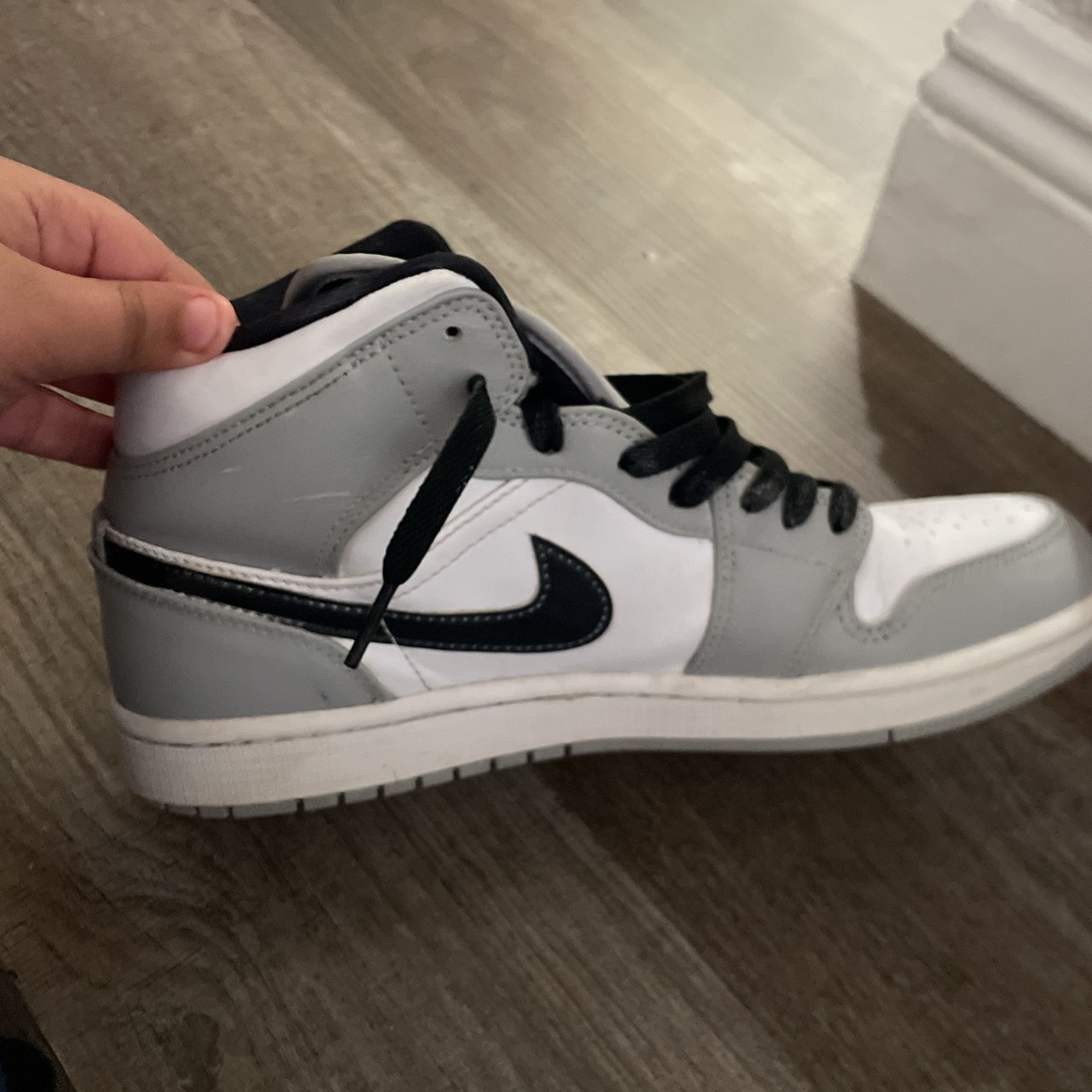 Air Jordan 1 Mid “Grey Smoke”