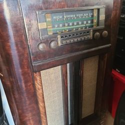 Antique RCA VICTOR 1941