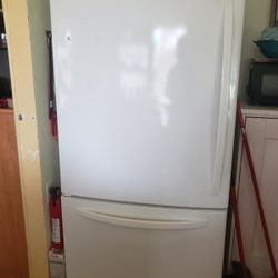 Refrigerator Fridgadaire 