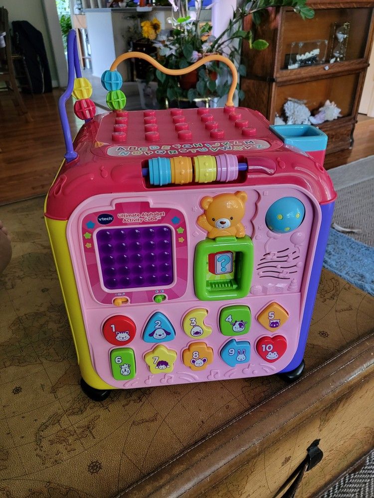 Vtech Ultimate Alphabet Activity Cube