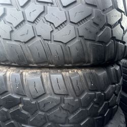 2 used tires 285/70r17 🤑free installation ‼️