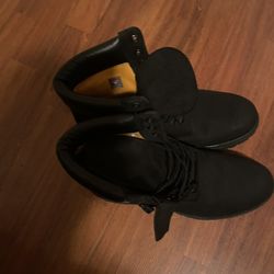 All Black Timberlands Men’s Size 10