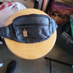 Free Fanny Pak 14822 Lakewood Blvd, Bellflower, CA 90706