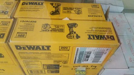 New dewalt compact drill set
